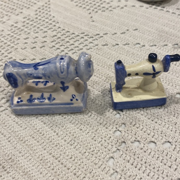 Delft Blue Collection! Windmills, Stein, Shoes, Sewing Machines, Steins, etc - Picture 10 of 13